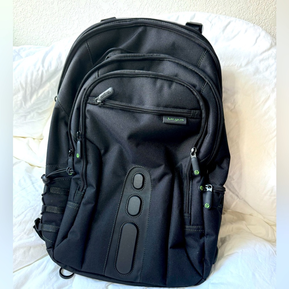 Targus Spruce 15.6” backpack. NWT